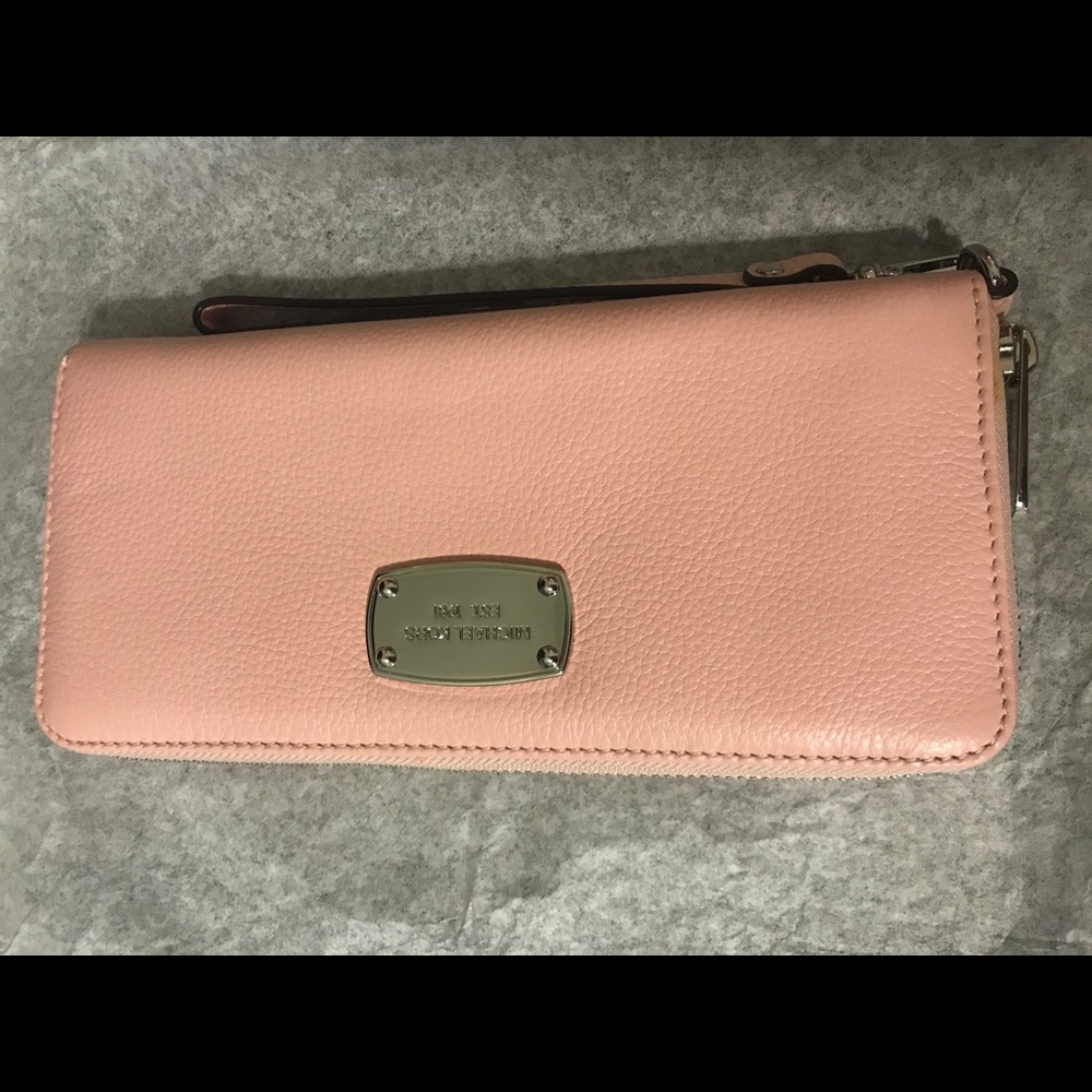 MIchael Kors Purse/Wallet Pink, new with tag
